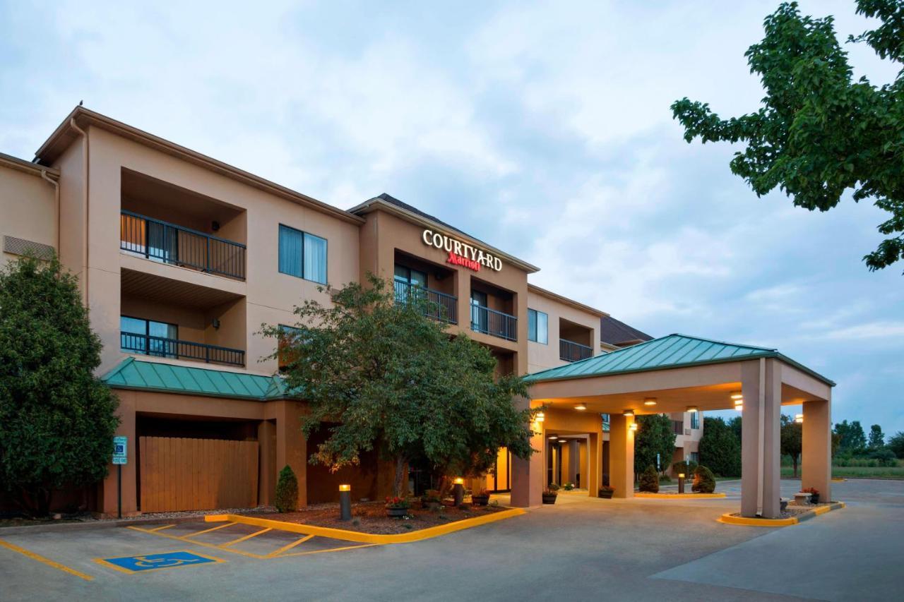 Courtyard By Marriott Springfield Hotel Exterior photo